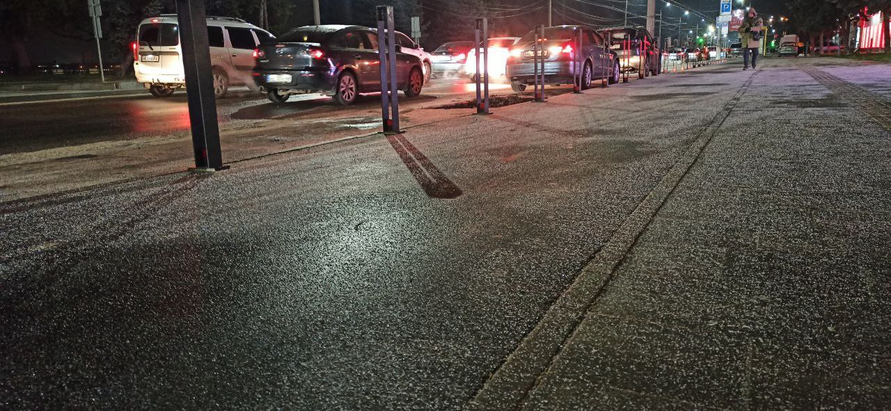 Новости Днепра про Сплошной каток: на некоторых дорогах Днепра - гололед. Город понемногу