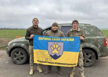 Стоматологи Черкащини об’єдналися під час війни, щоб передавати автівки українським захисникам — Новости Черкасс