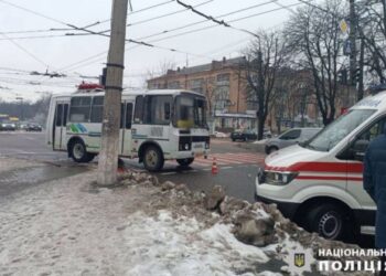У Черкасах під колеса автобуса потрапила пенсіонерка — Новости Черкасс
