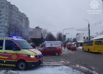 У Черкасах по бульвару Шевченка Volkswagen ударив ЗАЗ, останній перекинувся — Новости Черкасс