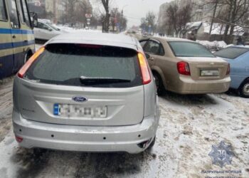 У Черкасах водій Chery влаштував потрійну аварію — Новости Черкасс