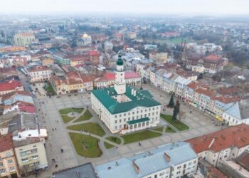 У Дрогобичі пошкоджена інфраструктура через удар рф. УТОЧНЕНО