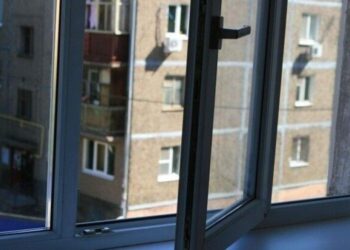 В Днепре 41-летняя женщина выпрыгнула с 5-го этажа: комментарий полиции – Дніпро