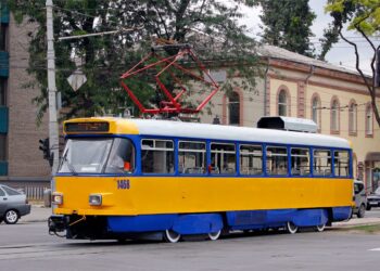 В Днепре горел трамвай №11: есть изменения в движении (ФОТО) – Дніпро