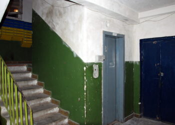 В Днепре спасают женщину, которая «скатилась» по лестнице с высоты второго этажа – Дніпро