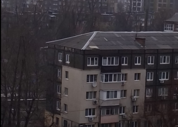 В Днепре ураганный ветер сорвал с крыши пятиэтажки шифер (ФОТО) – Дніпро