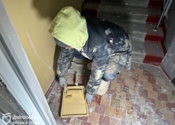Від заміни дверей до ремонту аварійних під’їздів. У Дніпрі комплексно оновили 271 будинок |  Дніпро