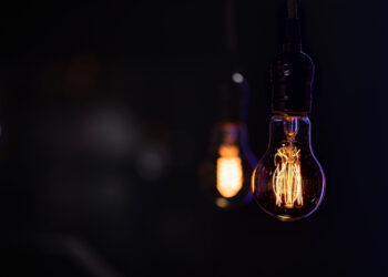 Зарядите телефон: где в Днепре будут отключать электроэнергию 28 декабря – Дніпро