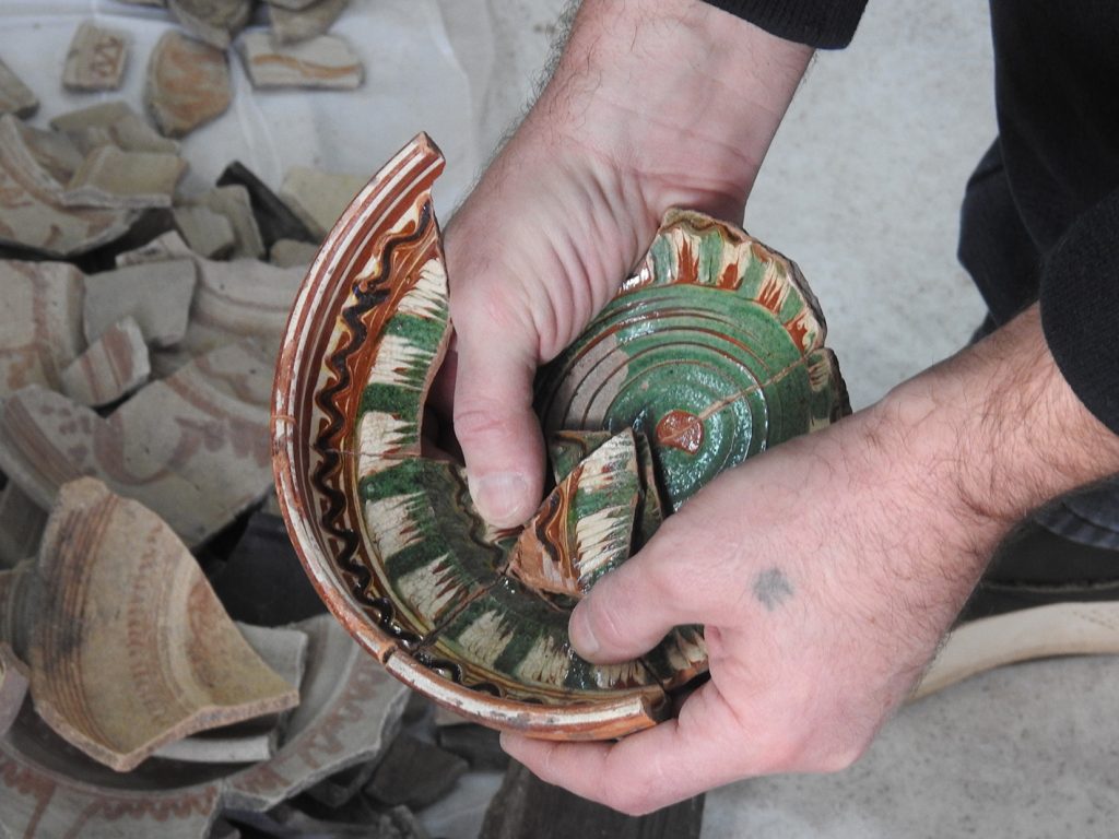 Керамічна миска