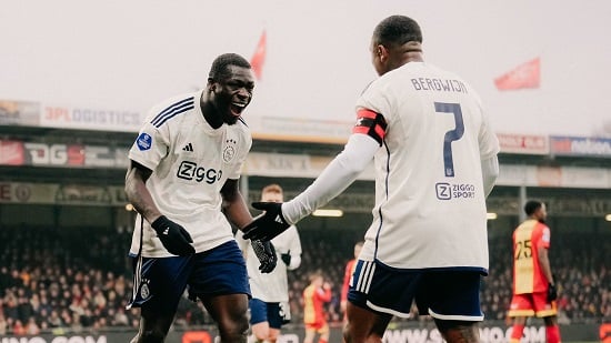 Аякс продовжив серію без поразок до дев'яти ігор