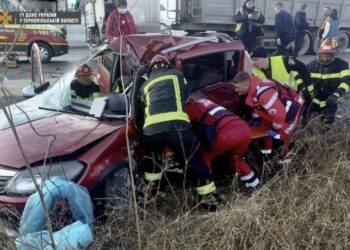 ДТП у Тернополі 31 грудня – легкове авто врізалось в фуру