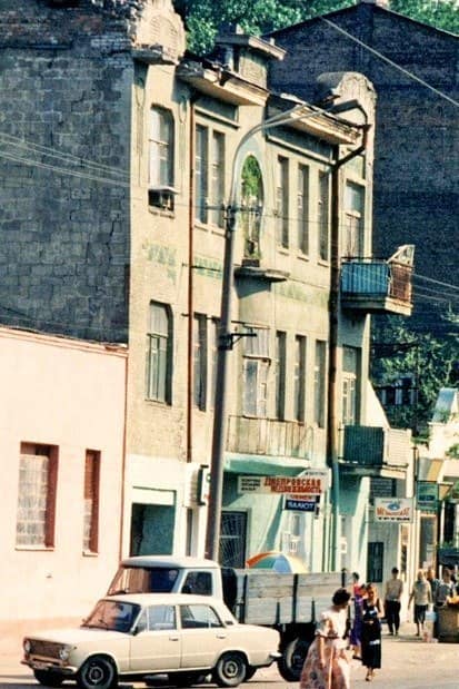 Новости Днепра про История исчезнувшего здания на Пастера: под домом может быть коллектор с речкой (ФОТО)