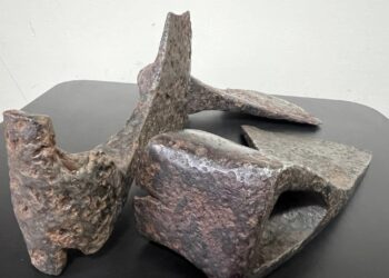 Из Днепра в США хотели незаконно переслать уникальные древние топоры времен Киевской Руси – Дніпро