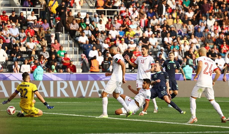 Кубок Азії. Група B. Австралія вийшла у плей-оф. Узбекистан обіграв Індію