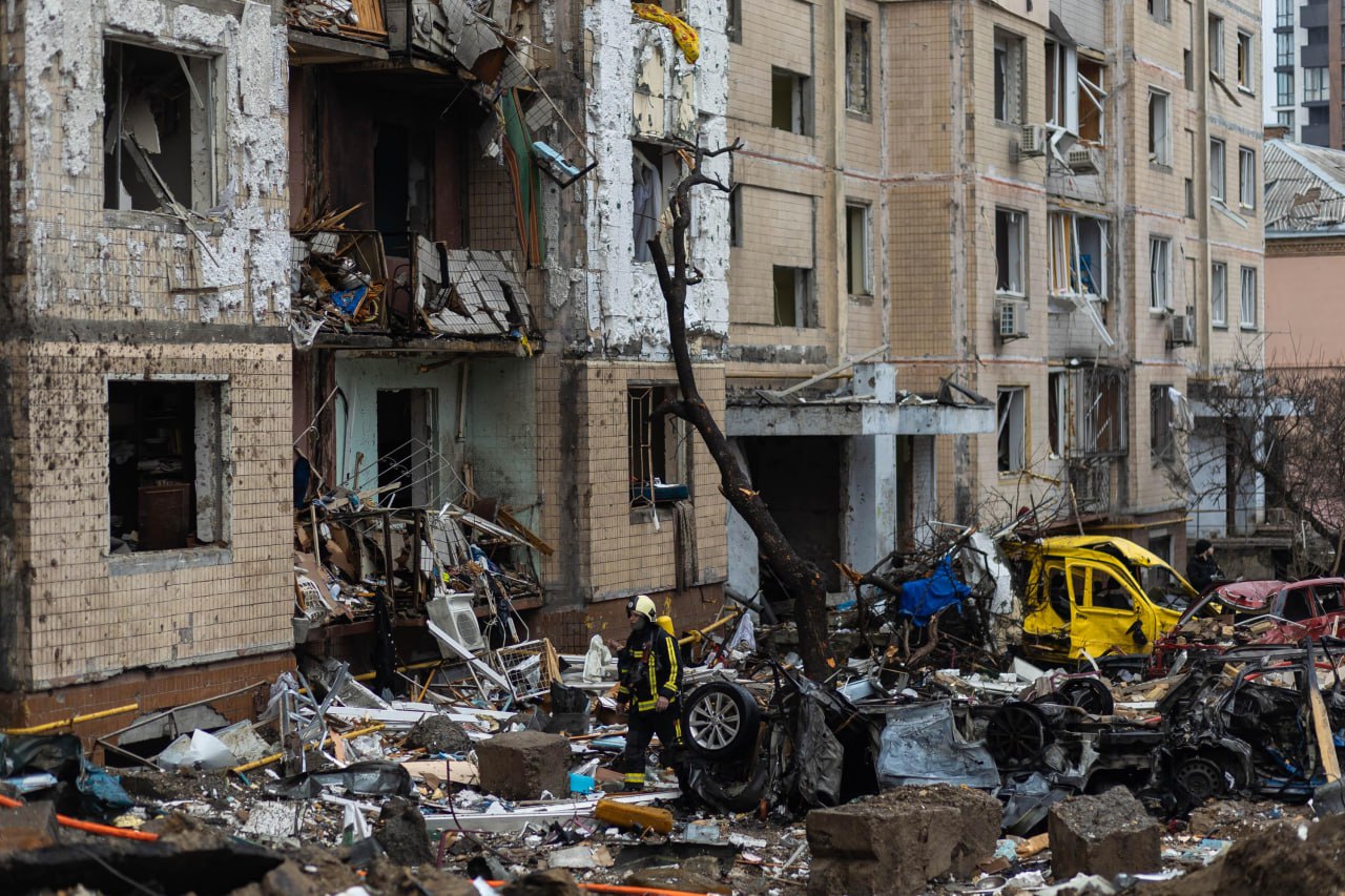 Новости Днепра про Массированный ракетный обстрел Украины: россияне бьют по гражданским объектам, много пострадавших