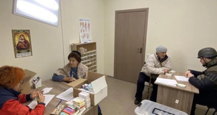 Медична бригада приймає мешканців деокупованої частини Херсонщини. Фото: Херсонська ОВА/Telegram.