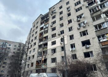На Київщині уламки російських ракет пошкодили 5 житлових багатоповерхівок, є загиблі і поранені