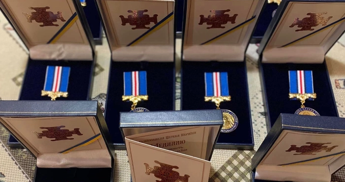 Медалі "За жертовність та любов до України". Фото: Андрій Калита/Facebook.