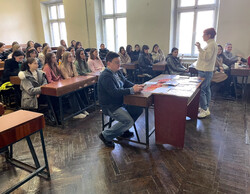 Одеські волонтери та медики продовжують роботу з популяризації донорства крові та здорового способу життя в молодіжному середовищі