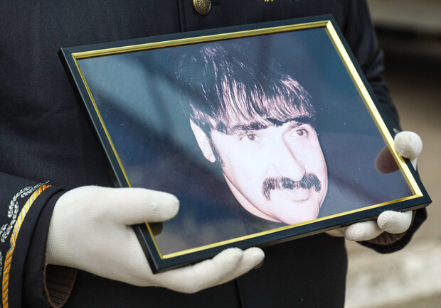 "Одесский джентльмен": у киностудии простились с известным актером Евгением Хаитом. 