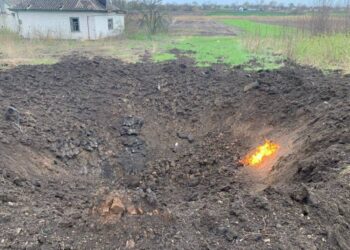 По Днепровскому району россияне ударили ракетой: в ОВА сообщили детали – Дніпро