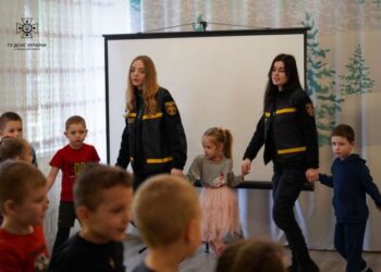 У Черкасах рятувальники зустрілися із дошкільнятами — Новости Черкасс