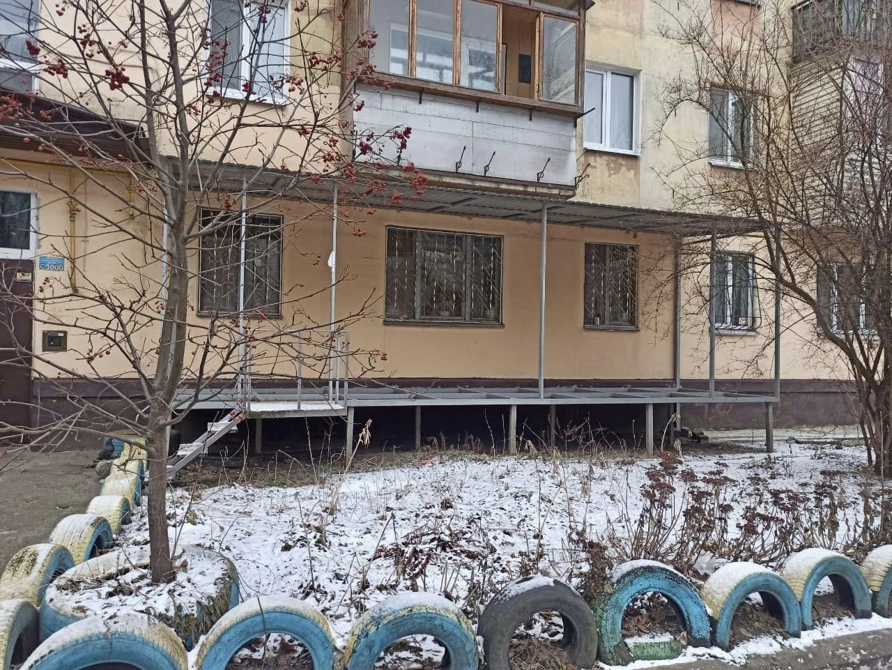 Новости Днепра про В Днепре к многоэтажке пристраивали трехкомнатный царь-балкон (ФОТО)