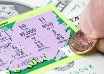 В Днепропетровской области женщина чуть не выбросила лотерейный билет, принесший немалый выигрыш – Дніпро