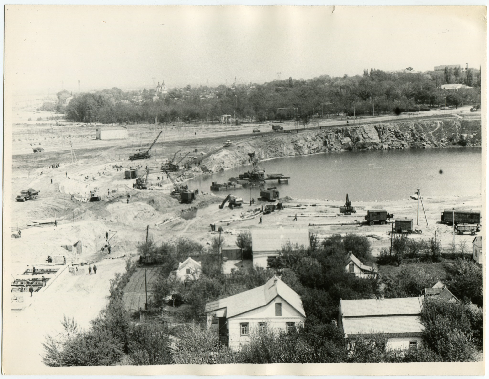 Новости Днепра про В сети показали, как в Днепре почти 50 лет назад обустраивали карьер на Красном Камне