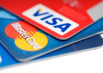 В Украине якобы хотят ввести 18% налога на переводы с карты на карту: так ли это – Дніпро