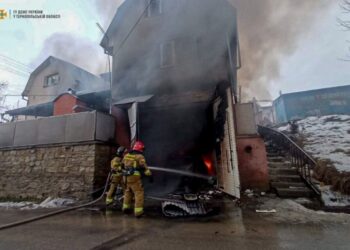 Загинула людина у пожежі в Борщеві 16 січня