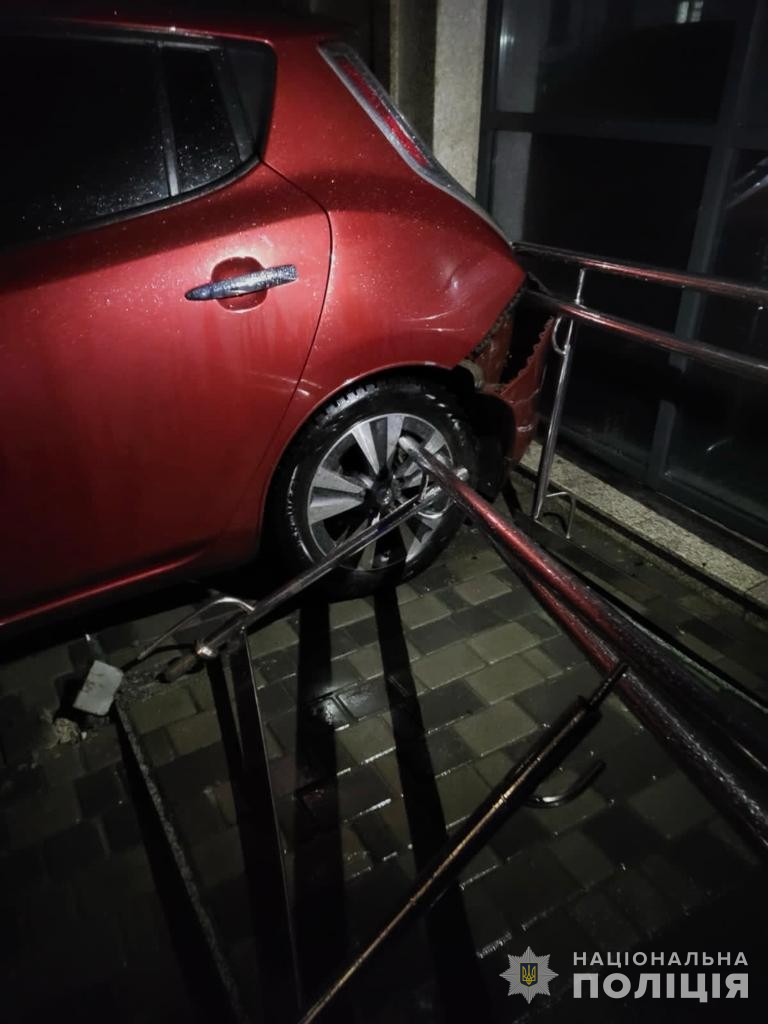 Новости Днепра про Житель Днепра силой отобрал автомобиль у мужчины, но через несколько метров попал в ДТП