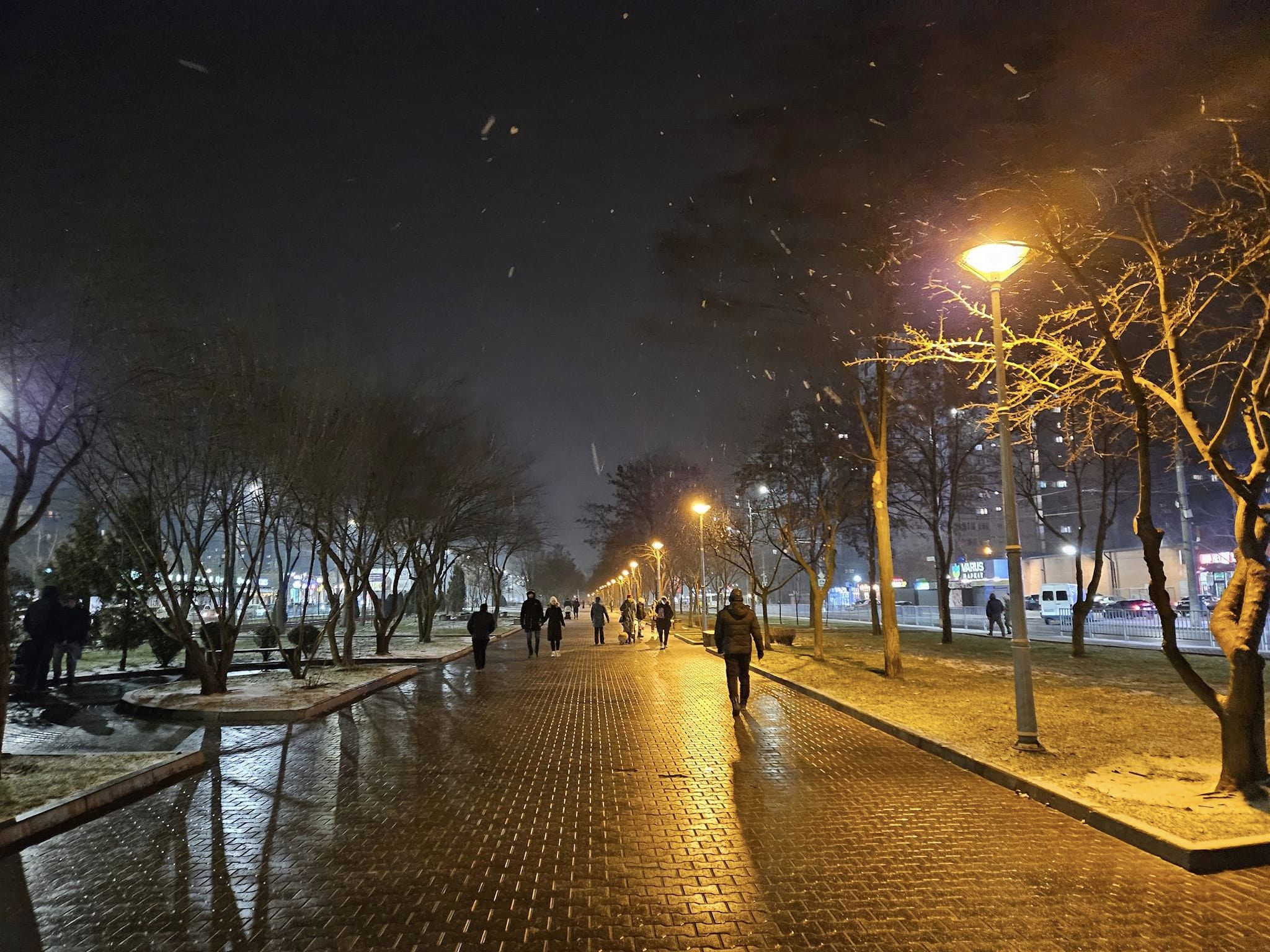 Новости Днепра про Жители Днепра оставляют послания на первом январском снегу (ФОТО)