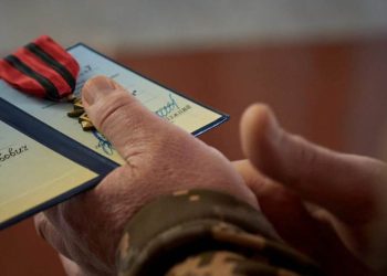 Із букетів на нагороди: у черкаській мерії пропонують збільшити фінансування відзнак для воїнів – Новини Черкасс