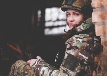 Черкащанка змінила льодоруб альпініста на автомат воїна — Новости Черкасс