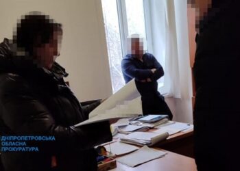 Чиновниця міськради зі спільником розікрали більше 5 млн. грн. на укриттях для шкіл |  Дніпро