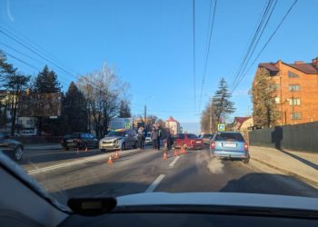 ДТП на Бандери – зіштовхнулись 2 авто 15.02