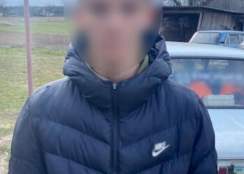Гостював у товариша: поліцейські повернули додому зниклого неповнолітнього — Новости Черкасс