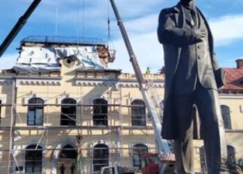 Пошкоджений корпус університету в Дублянах накриють металевим куполом — Львівщіна