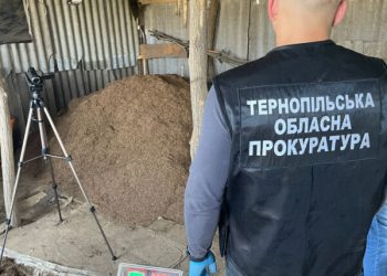 Правоохоронець на Тернопільщині організував нелегальне виробництво тютюну