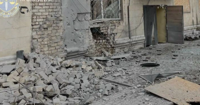 Наслідки обстрілу Херсона. Фото: Херсонська обласна прокуратура.