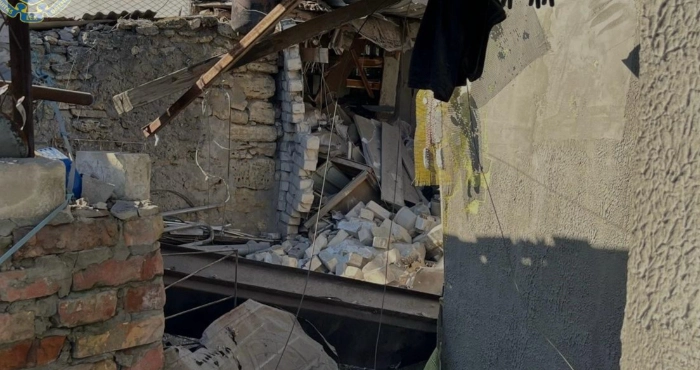 Наслідки обстрілів Херсона. Фото: Херсонська обласна прокуратура.