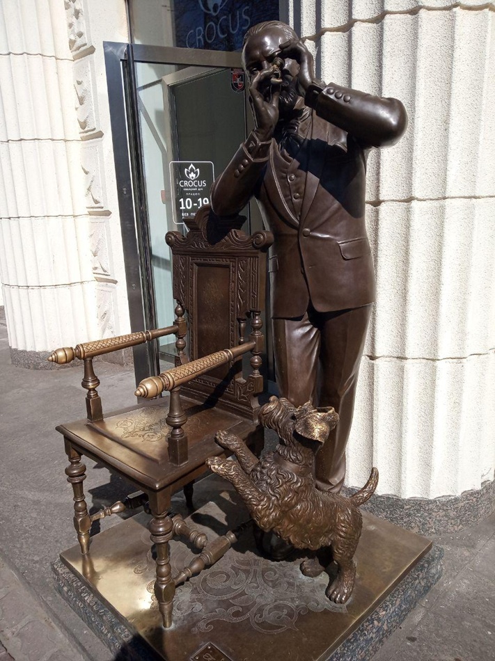 Новости Днепра про ТОП-8 арт-объектов в Днепре, которые помогут исполнить желание: собака, кресло, узел и сердце