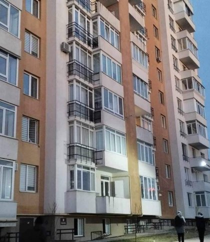 Вибиті вікна в житлових будинках після ракетного удару росіян по Львову, 15 лютого 2024, фото Ігоря Зінкевича