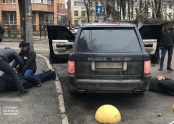 В Києві затримали шахраїв, які видурювали гроші у родин військовополонених
