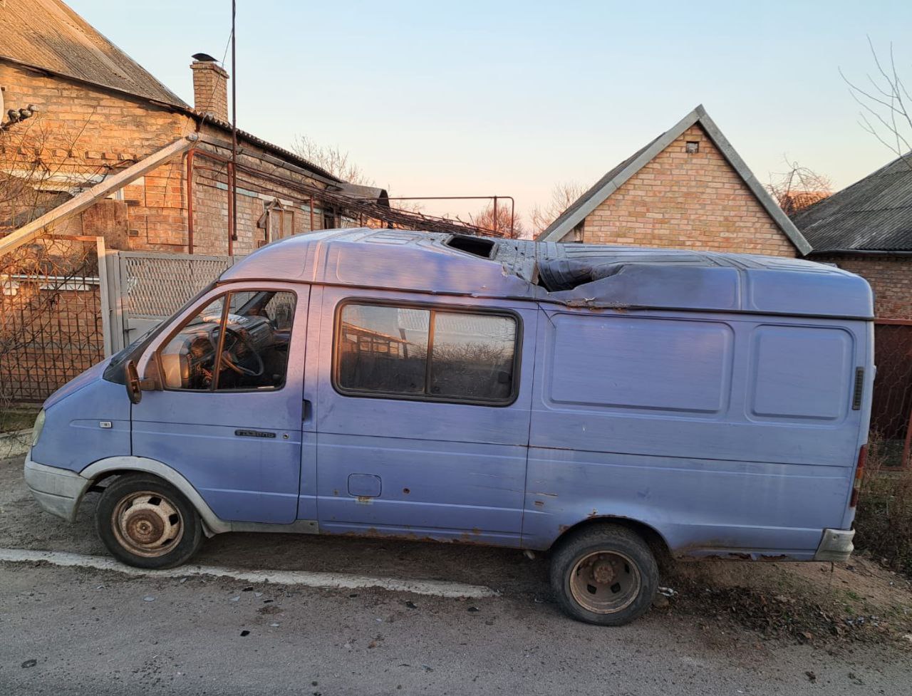 Новости Днепра про В Никополе из-за попавшего в салон дрон-камикадзе дотла сгорел грузовик