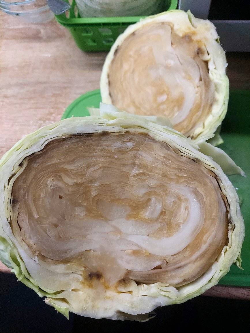 Новости Днепра про Внешне свежая – внутри гниль: в Днепре массово жалуются на капусту из АТБ