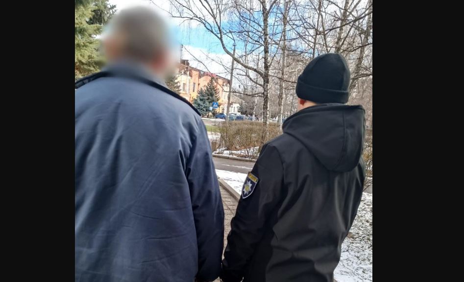 Новости Днепра про Встретил в магазине и напал с ножом: в Днепропетровской области мужчина чуть не убил бывшую соседку