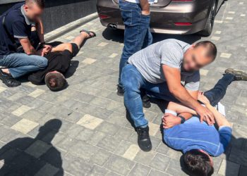 Затримали депутата на гарячому у Тернополі – він отримав 6 тисяч доларів хабаря