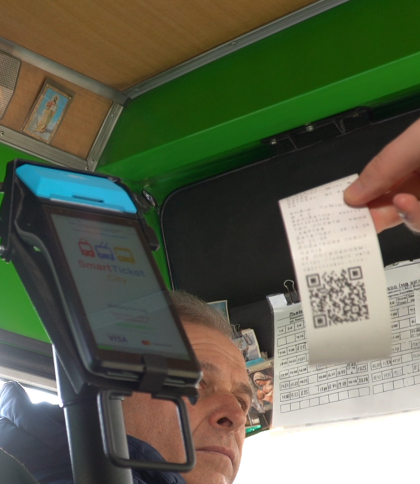 Знижка на безготівкову оплату проїзду на обласних маршрутах зросла до 50%